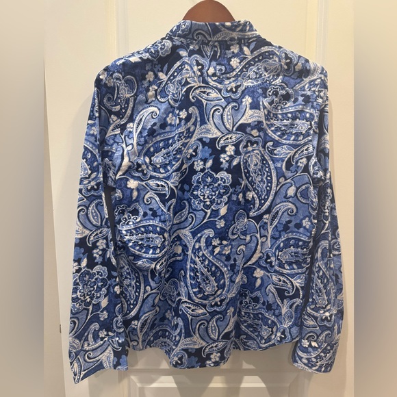 Lauren by Ralph Lauren Women’s Blue Paisley Print Button Down Blouse - Picture 2 of 3